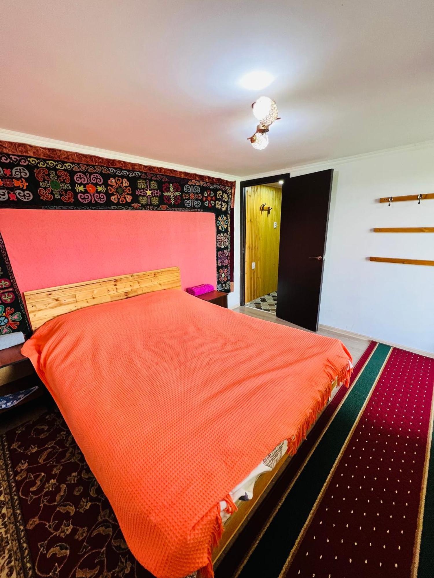 Guest House Kagan Toktogul エクステリア 写真
