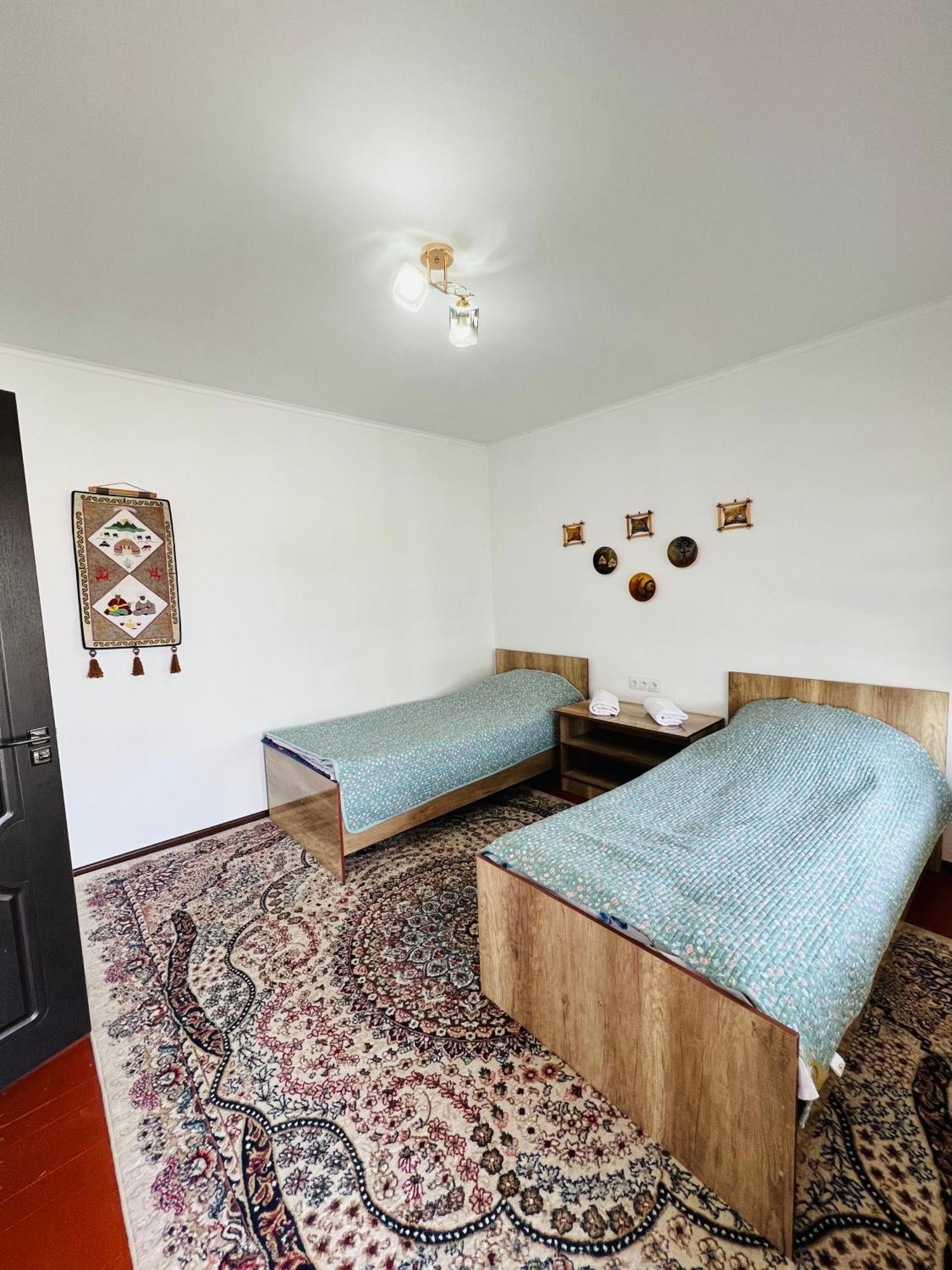 Guest House Kagan Toktogul エクステリア 写真
